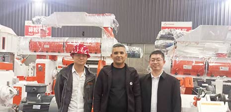 Customer from Algeria visits our factory