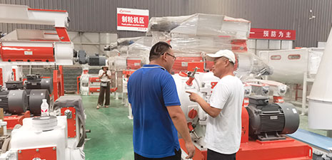 Customers from Inner Mongolia visited our factory