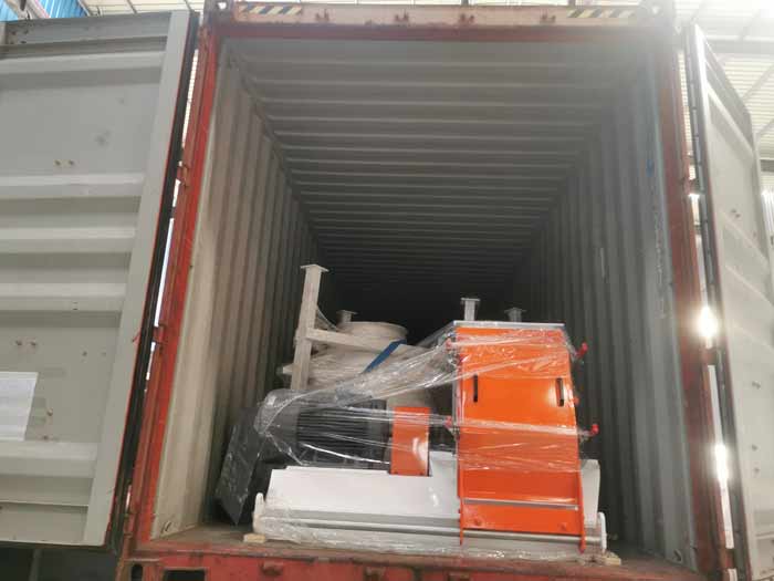 Chilean customer ordered feed mixer and batching scale