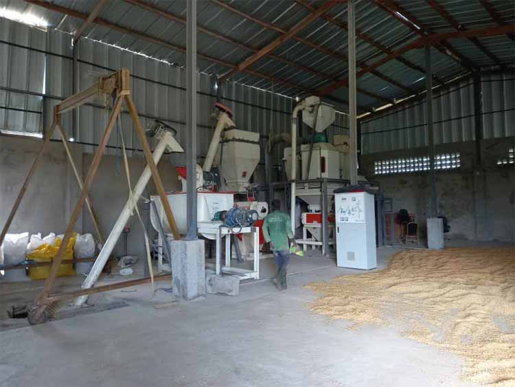 SZLH320 3T/H poultry animal feed manufacture plant Project in C?te d’Ivoire