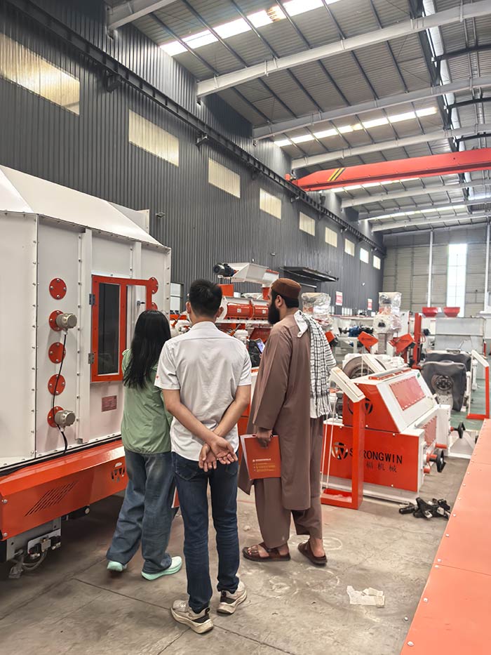 Afghan customer visited our factory