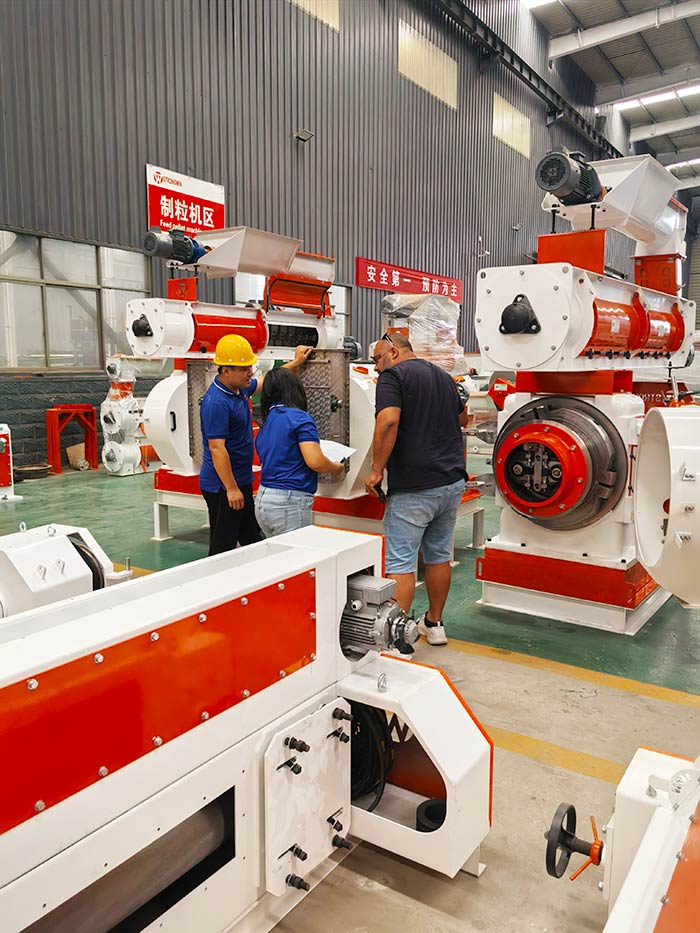 Australian customers visit our factory