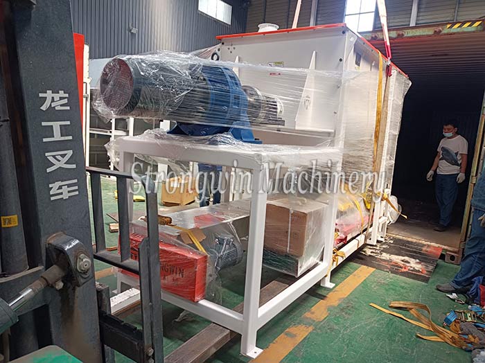 Animal feed production plant packing and shipping to C?te d’Ivoire