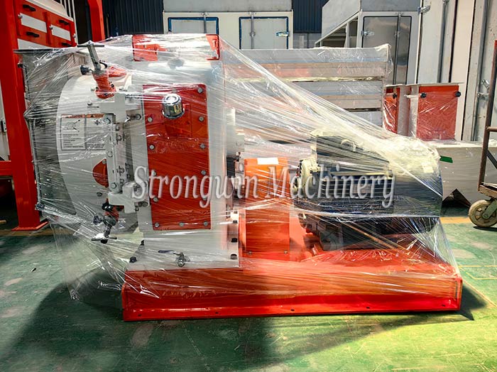 Animal feed pellet machine packing and shipping to Xinjiang Province, China