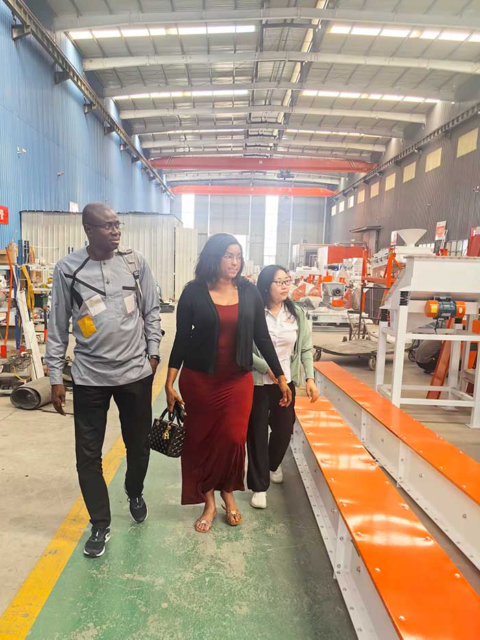 Customers from Senegal visit our factory