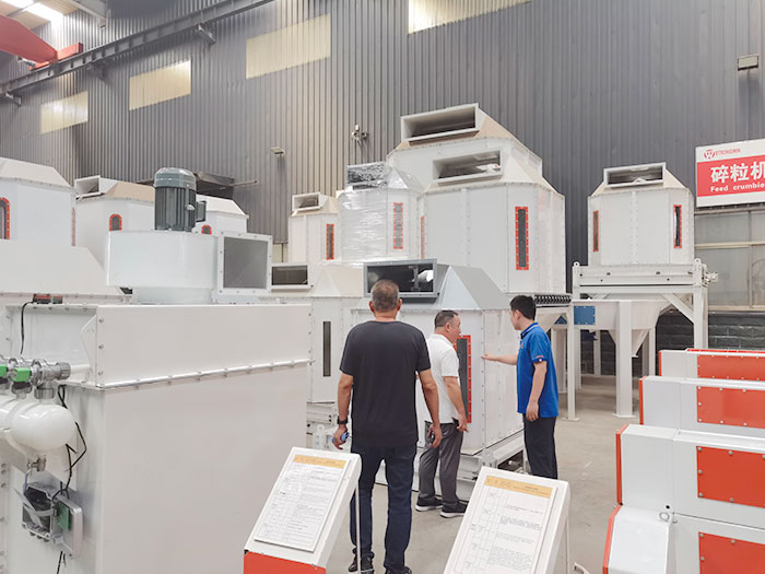 Customers visits our factory for feed making machines